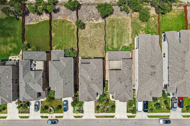 17307 Hattie TRCE, Austin, TX 78738