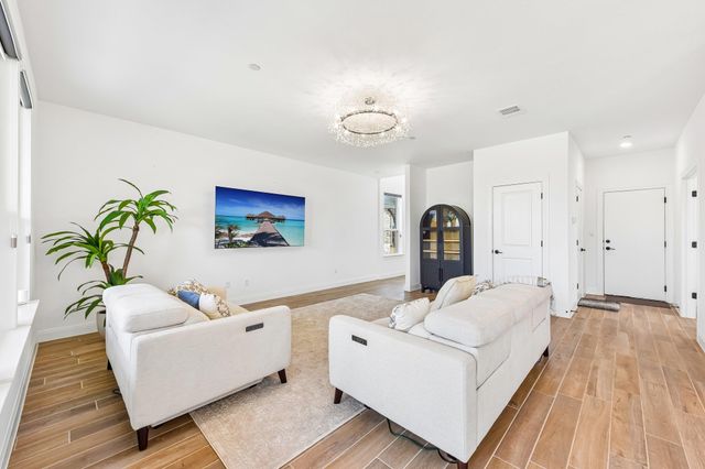 17307 Hattie TRCE, Austin, TX 78738