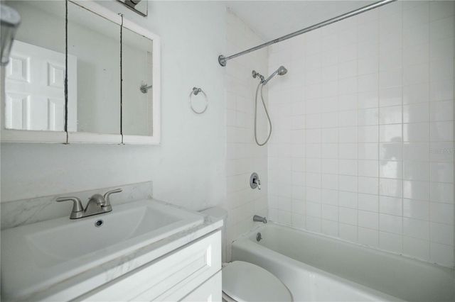 421 NE 26TH COURT, Ocala, FL 34470