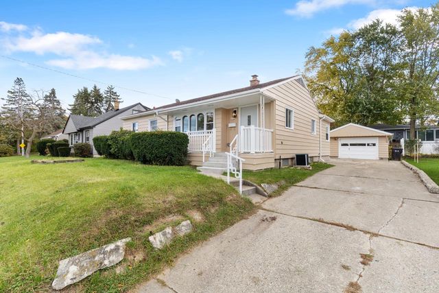 1217 Blake AVENUE, South Milwaukee, WI 53172