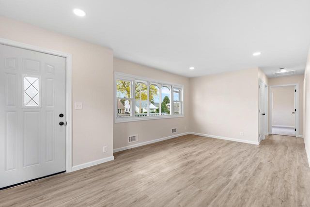 1217 Blake AVENUE, South Milwaukee, WI 53172