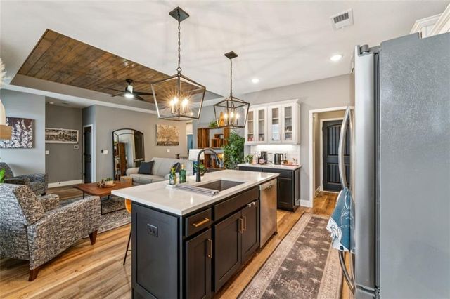 3728 NW Old Stagecoach Road, Kansas City, MO 64154