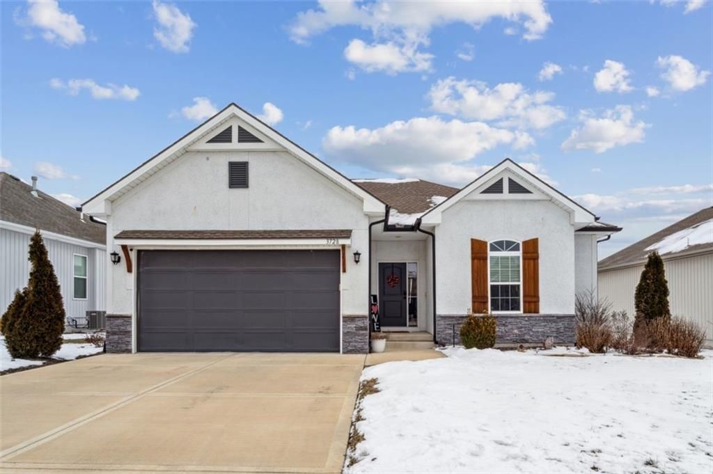 3728 NW Old Stagecoach Road, Kansas City, MO 64154