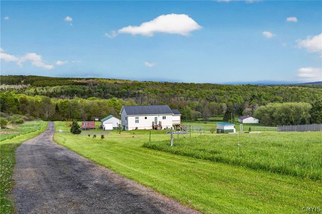1024 North Road, Tully, NY 13159