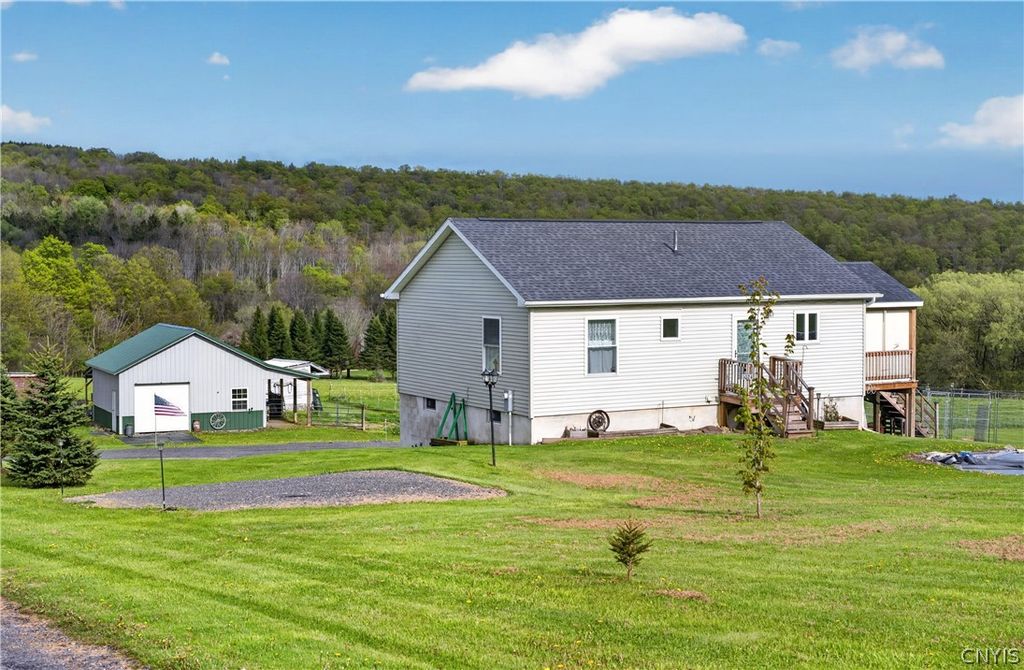 1024 North Road, Tully, NY 13159