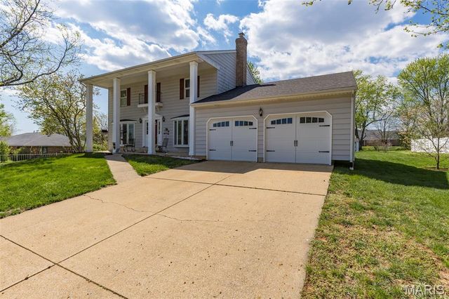 447 Redwood Drive, Farmington, MO 63640