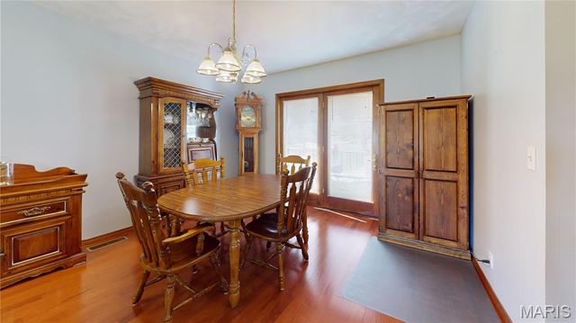 447 Redwood Drive, Farmington, MO 63640