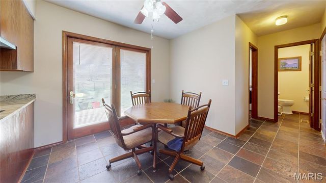 447 Redwood Drive, Farmington, MO 63640