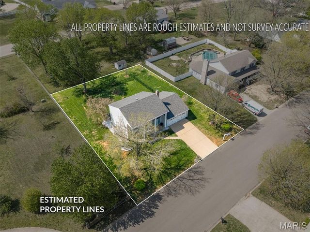 447 Redwood Drive, Farmington, MO 63640