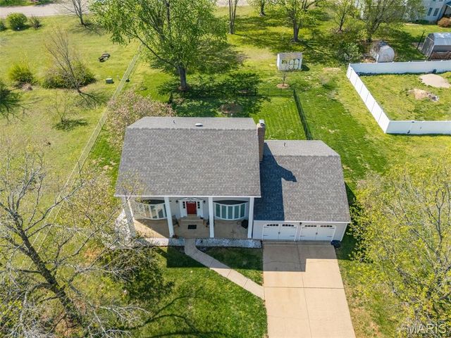 447 Redwood Drive, Farmington, MO 63640