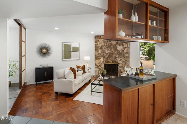 3271 New York Drive, Pasadena, CA 91107