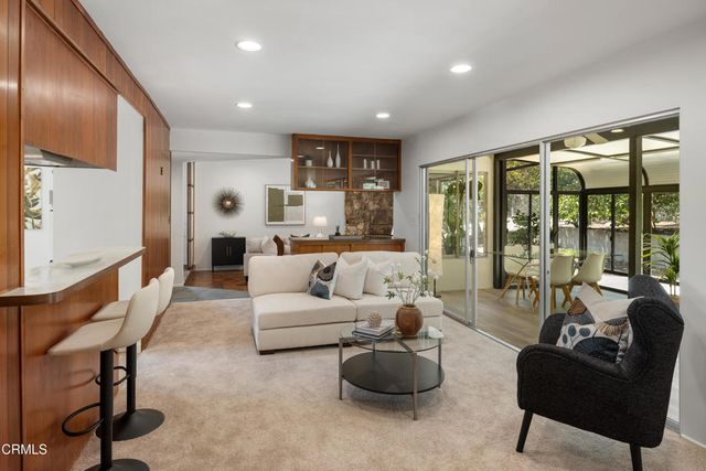 3271 New York Drive, Pasadena, CA 91107