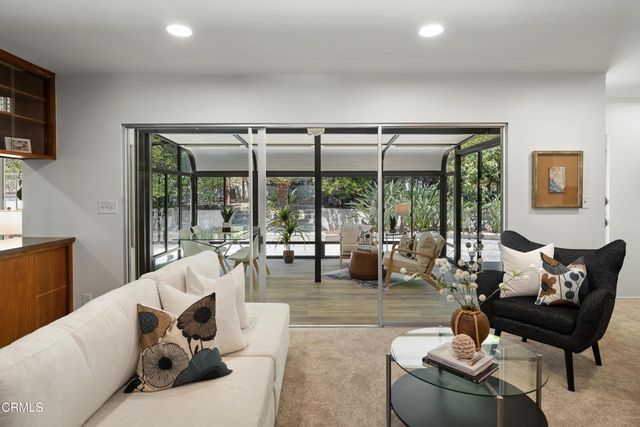 3271 New York Drive, Pasadena, CA 91107