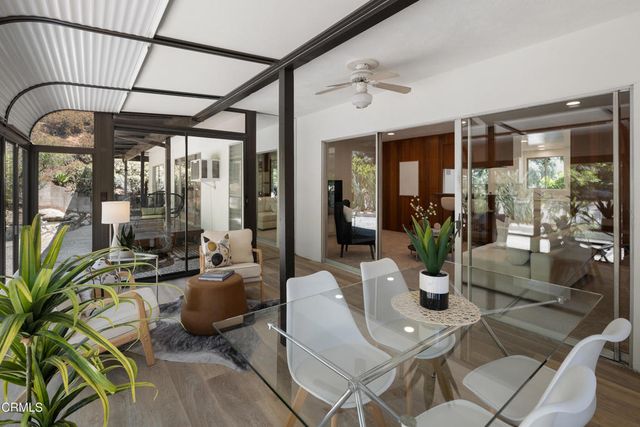 3271 New York Drive, Pasadena, CA 91107