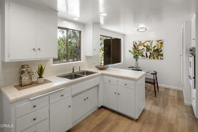 3271 New York Drive, Pasadena, CA 91107