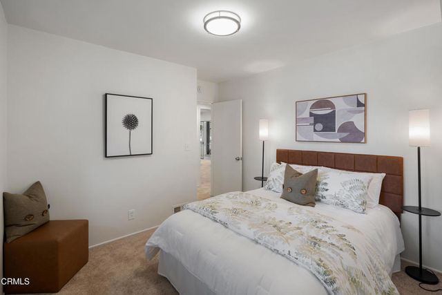 3271 New York Drive, Pasadena, CA 91107