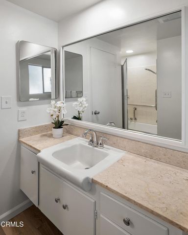 3271 New York Drive, Pasadena, CA 91107