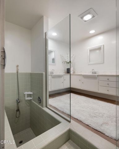 3271 New York Drive, Pasadena, CA 91107
