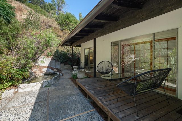 3271 New York Drive, Pasadena, CA 91107