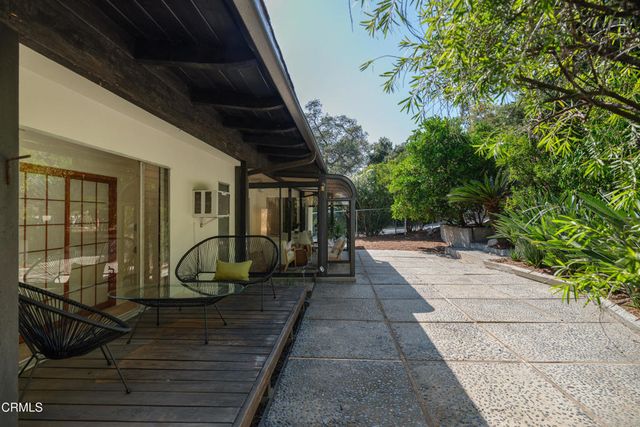 3271 New York Drive, Pasadena, CA 91107