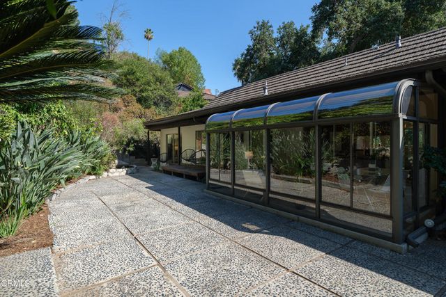 3271 New York Drive, Pasadena, CA 91107