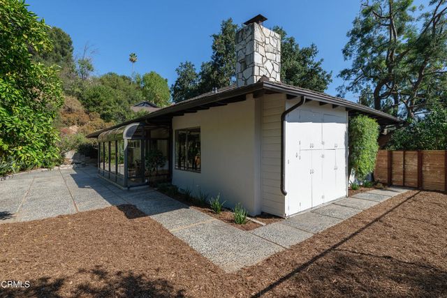 3271 New York Drive, Pasadena, CA 91107