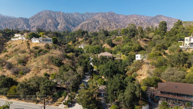 3271 New York Drive, Pasadena, CA 91107