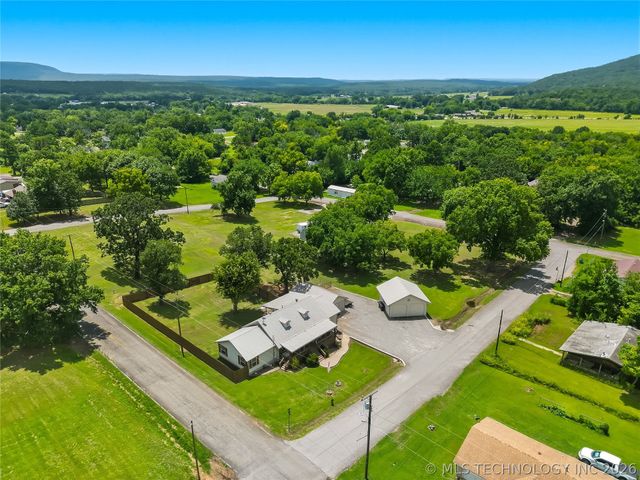 809 N K Street, Quinton, OK 74561