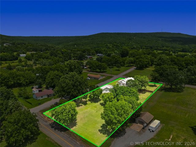 809 N K Street, Quinton, OK 74561