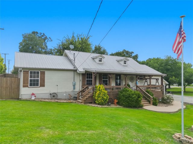 809 N K Street, Quinton, OK 74561