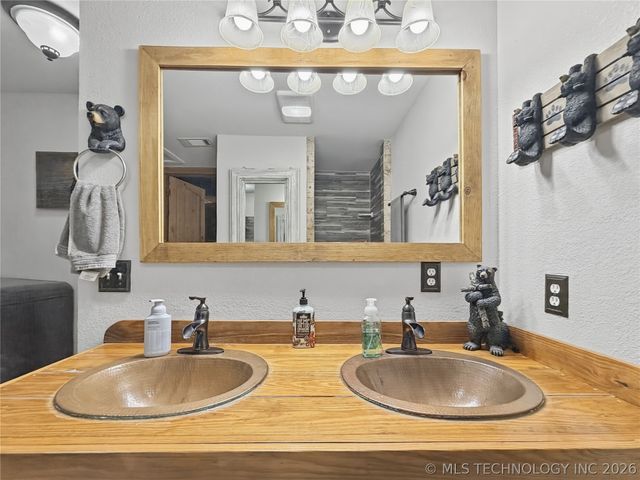 809 N K Street, Quinton, OK 74561