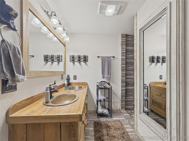 809 N K Street, Quinton, OK 74561