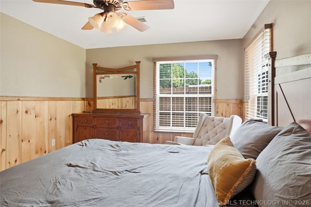809 N K Street, Quinton, OK 74561