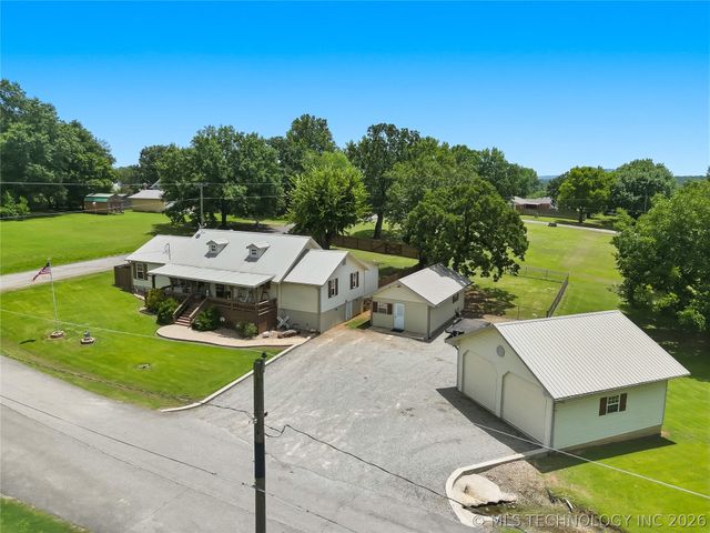 809 N K Street, Quinton, OK 74561