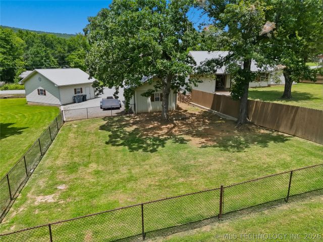 809 N K Street, Quinton, OK 74561