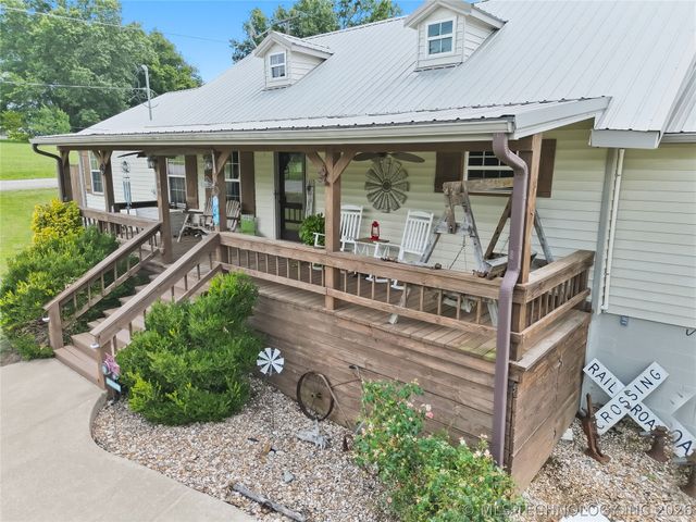 809 N K Street, Quinton, OK 74561
