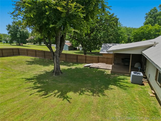 809 N K Street, Quinton, OK 74561