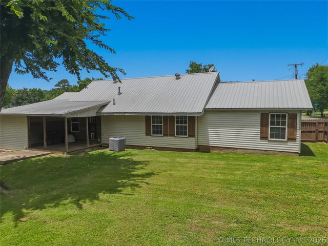 809 N K Street, Quinton, OK 74561