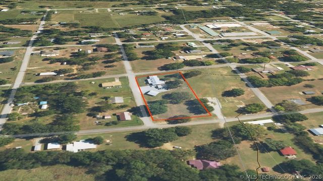 809 N K Street, Quinton, OK 74561