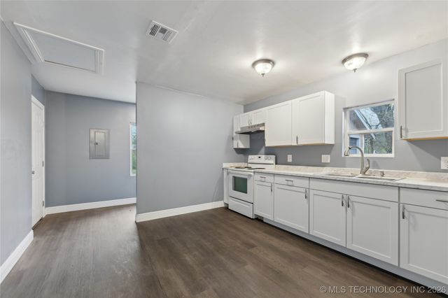 825 S L Street, Muskogee, OK 74403