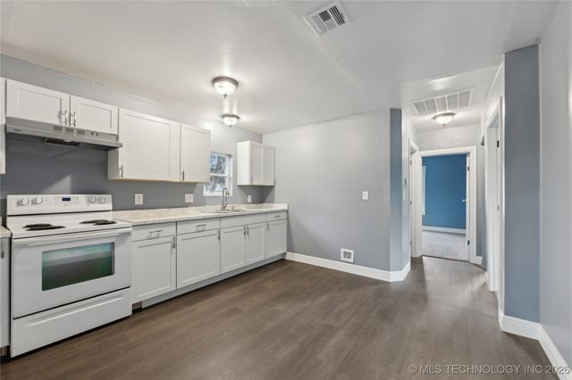 825 S L Street, Muskogee, OK 74403