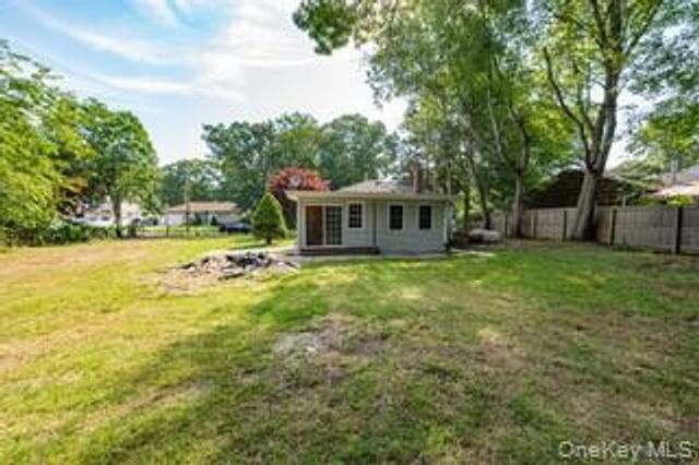 7 Candido Avenue S, Shirley, NY 11967