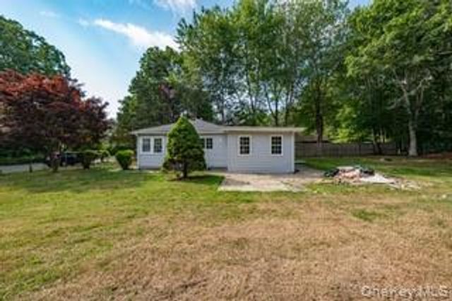 7 Candido Avenue S, Shirley, NY 11967