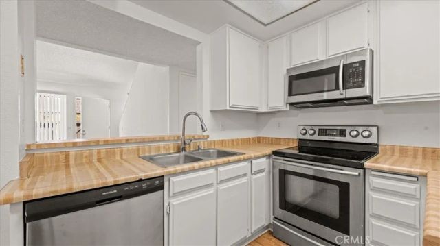 435 W 9th B1, Upland, CA 91786