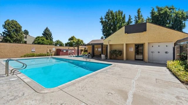 435 W 9th B1, Upland, CA 91786