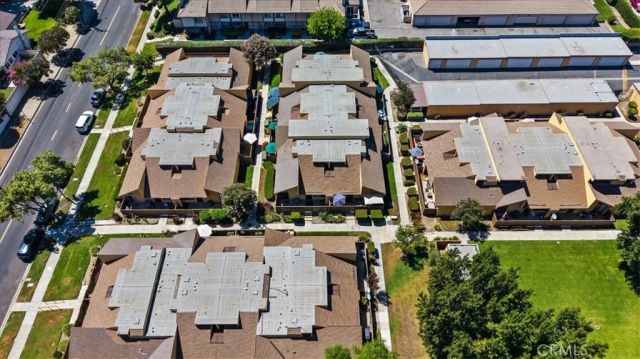 435 W 9th B1, Upland, CA 91786