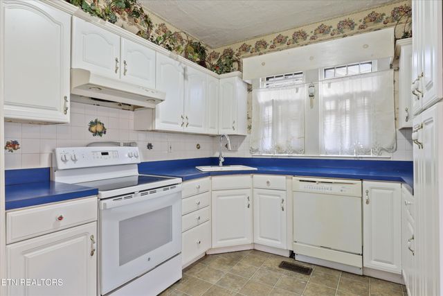 4133 Holston Drive, Knoxville, TN 37914