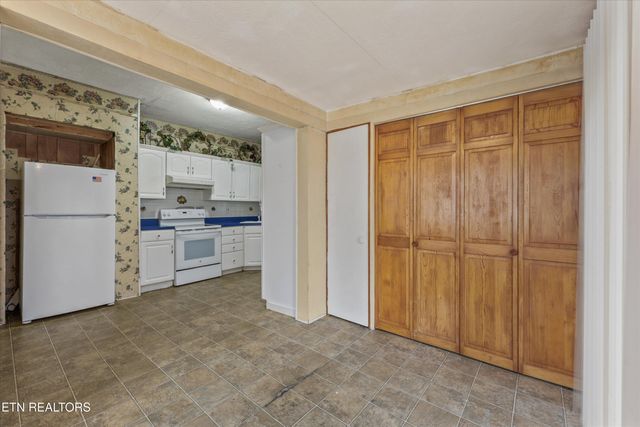 4133 Holston Drive, Knoxville, TN 37914