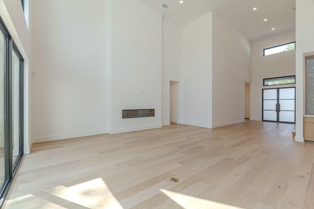 26 Squire Creek Way, The Woodlands, TX 77389