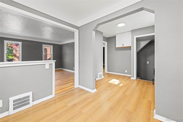 20296 Waltham Street, Detroit, MI 48205